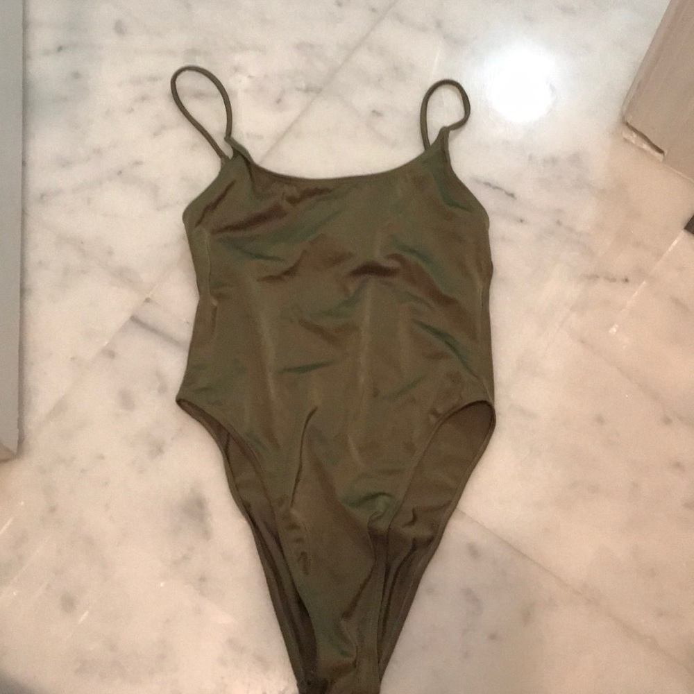 One piece kini